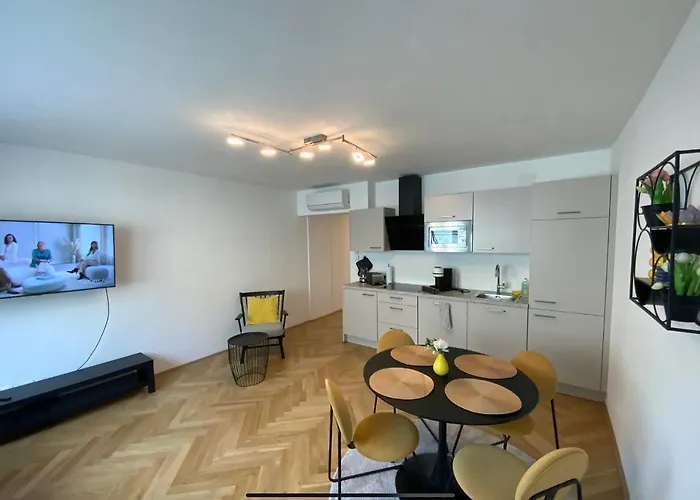 Freshly Renovated Apartment In Trendy Area L Hg21