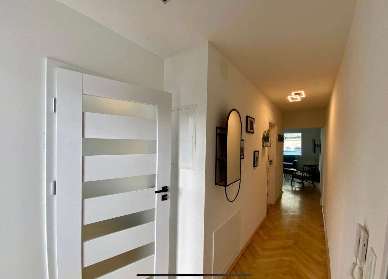 Apartamento Freshly Renovated In Trendy Area L Hg21 *
